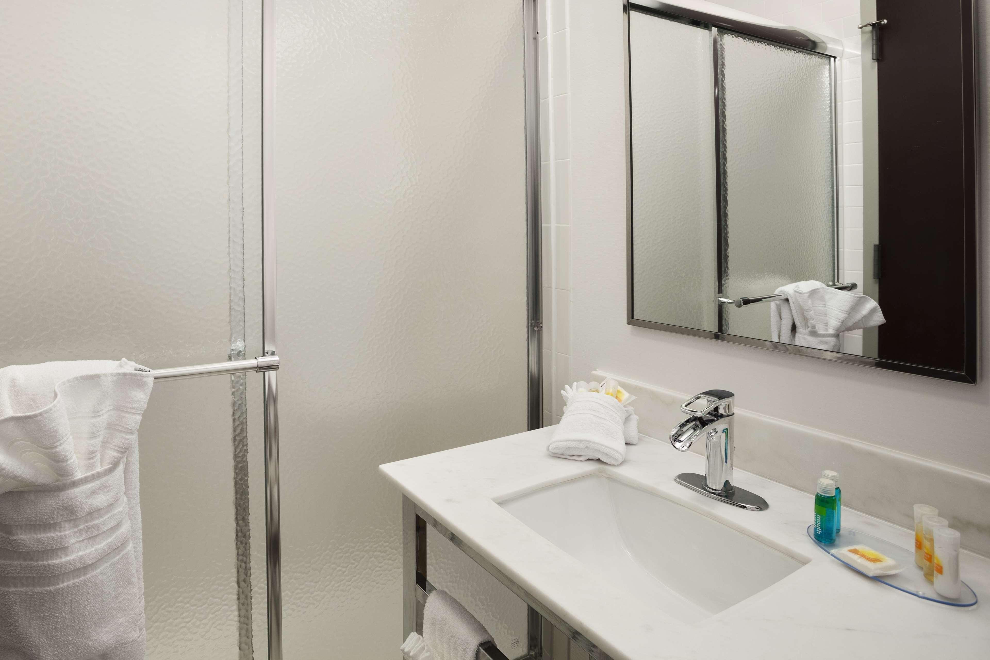 Days By Wyndham Convention Center Hotel Philadelphia