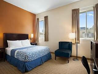Hotel Days By Wyndham Convention Center 3*