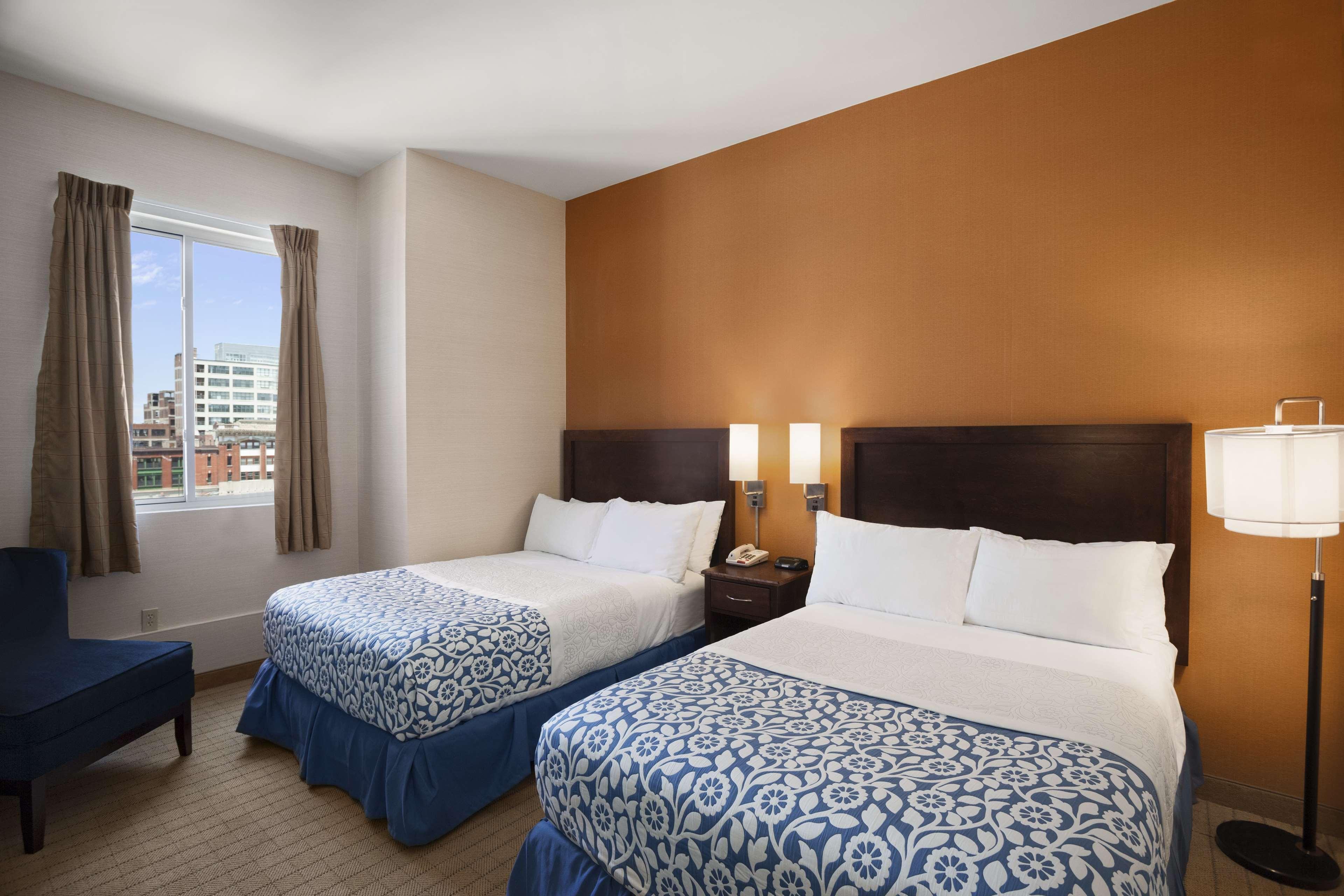 Days By Wyndham Convention Center Hotel